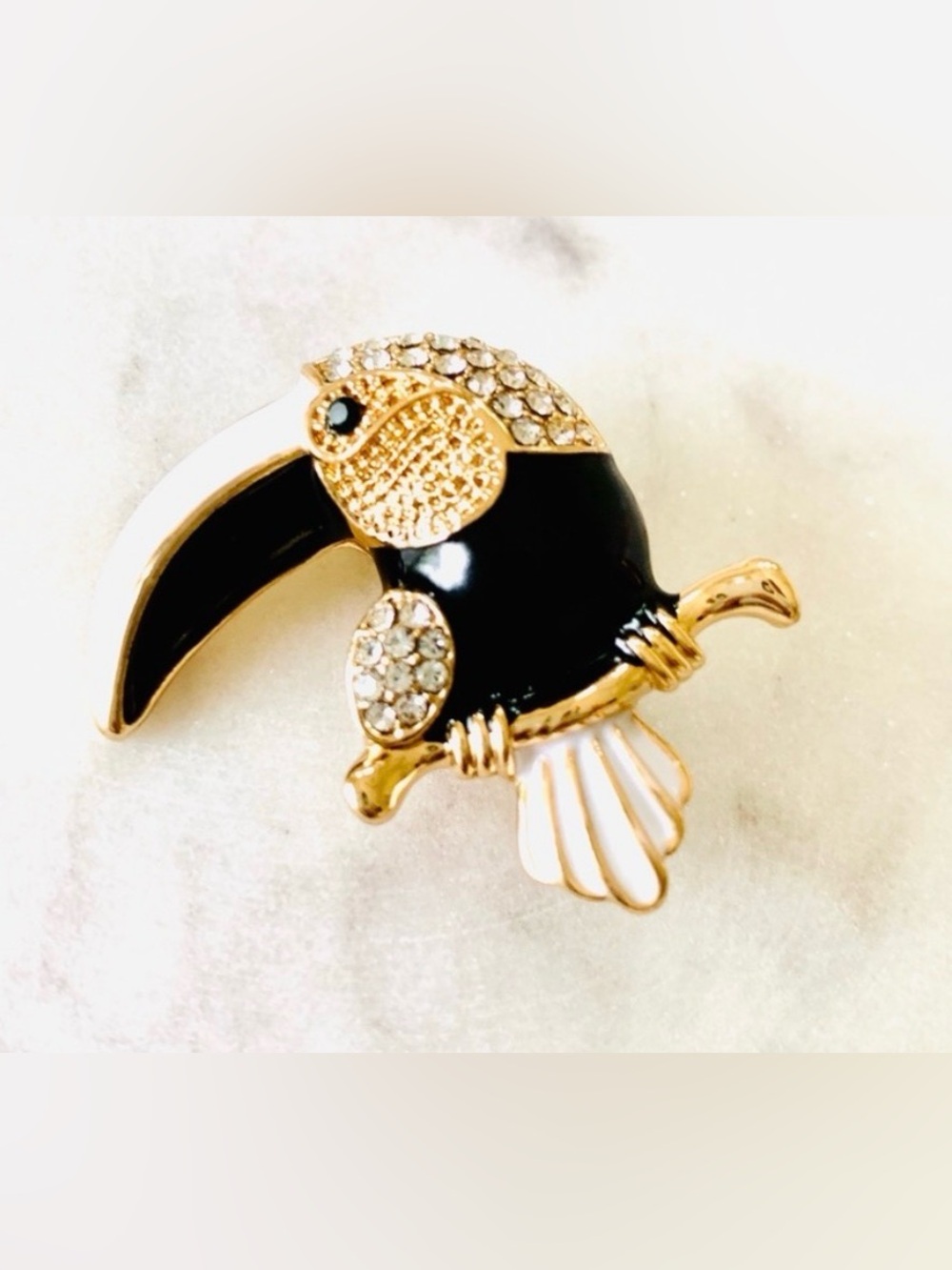 TOUCAN Sparkle Brooch Pin Black White Crystal